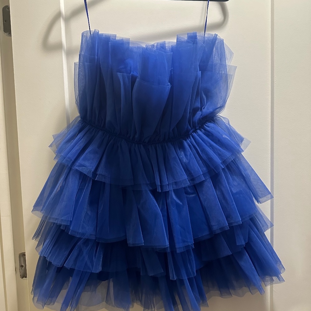Blue tulle party dress